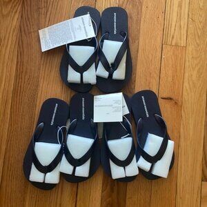 Amazon Essentials flip flop Pack of 3 Unisex Kids size 13 Blue NWT
